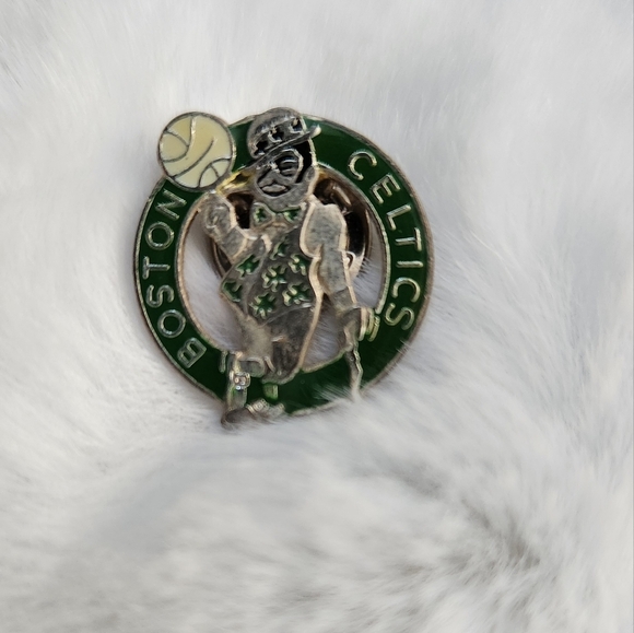 Vintage Boston Celtics Pin - Picture 4 of 4